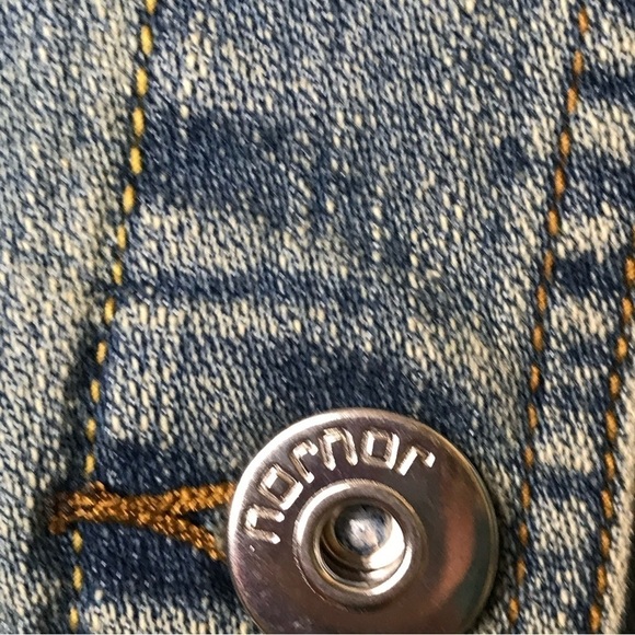 JouJou Jr Plus 2X Womens Denim Studded‎ Distressed Jacket Cropped Pockets Blue - Picture 13 of 16